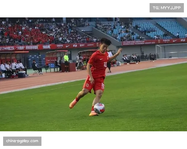 中超B队可冲甲政策引发争议：年轻队员培养与职业俱乐部利益的平衡